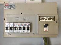 Metal fusebox with re-wireable fuses